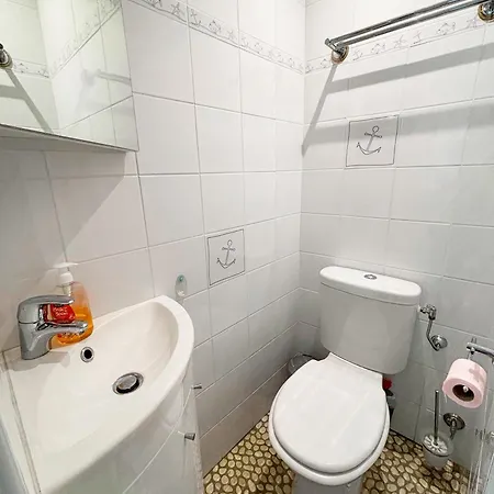 5 Min De La - T4 Avec Piscine & Tennis