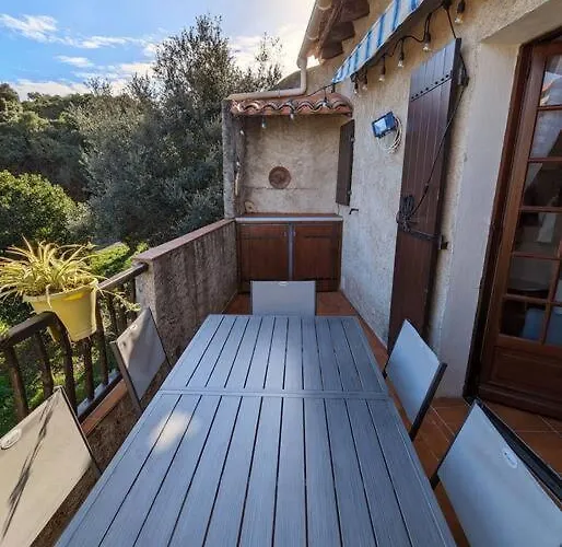 5 Min De La - T4 Avec Piscine & Tennis *