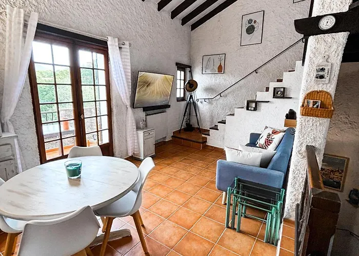 5 Min De La - T4 Avec Piscine & Tennis *